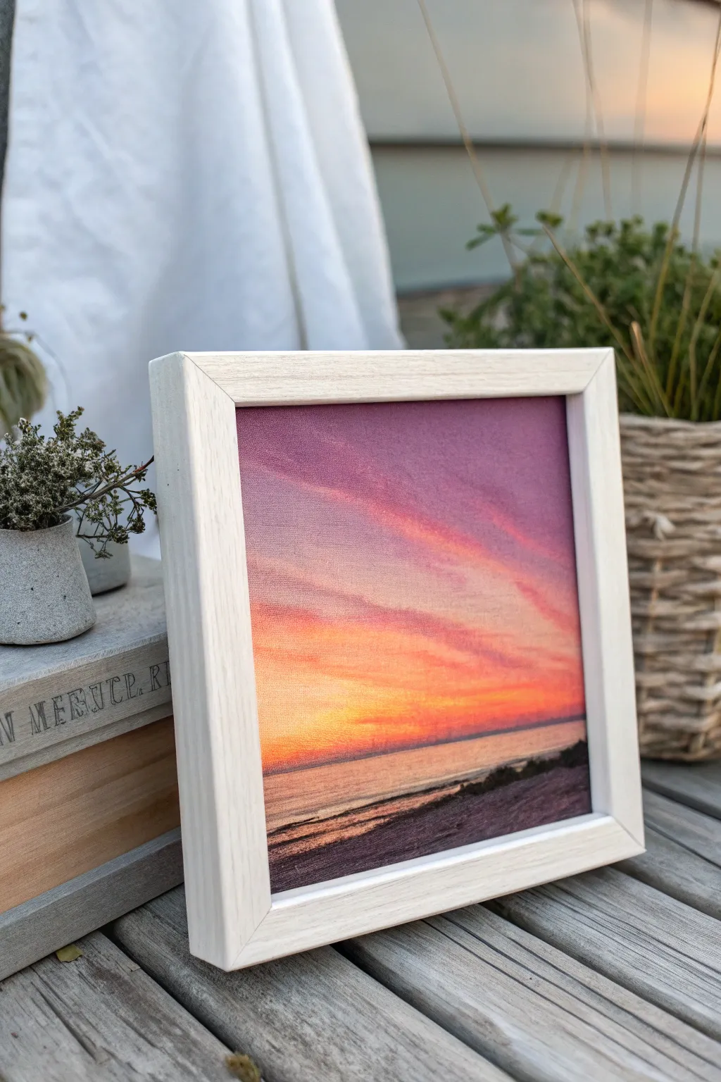 Tiny sunset gradient canvas with a single horizon line, minimal and softly glowing.
