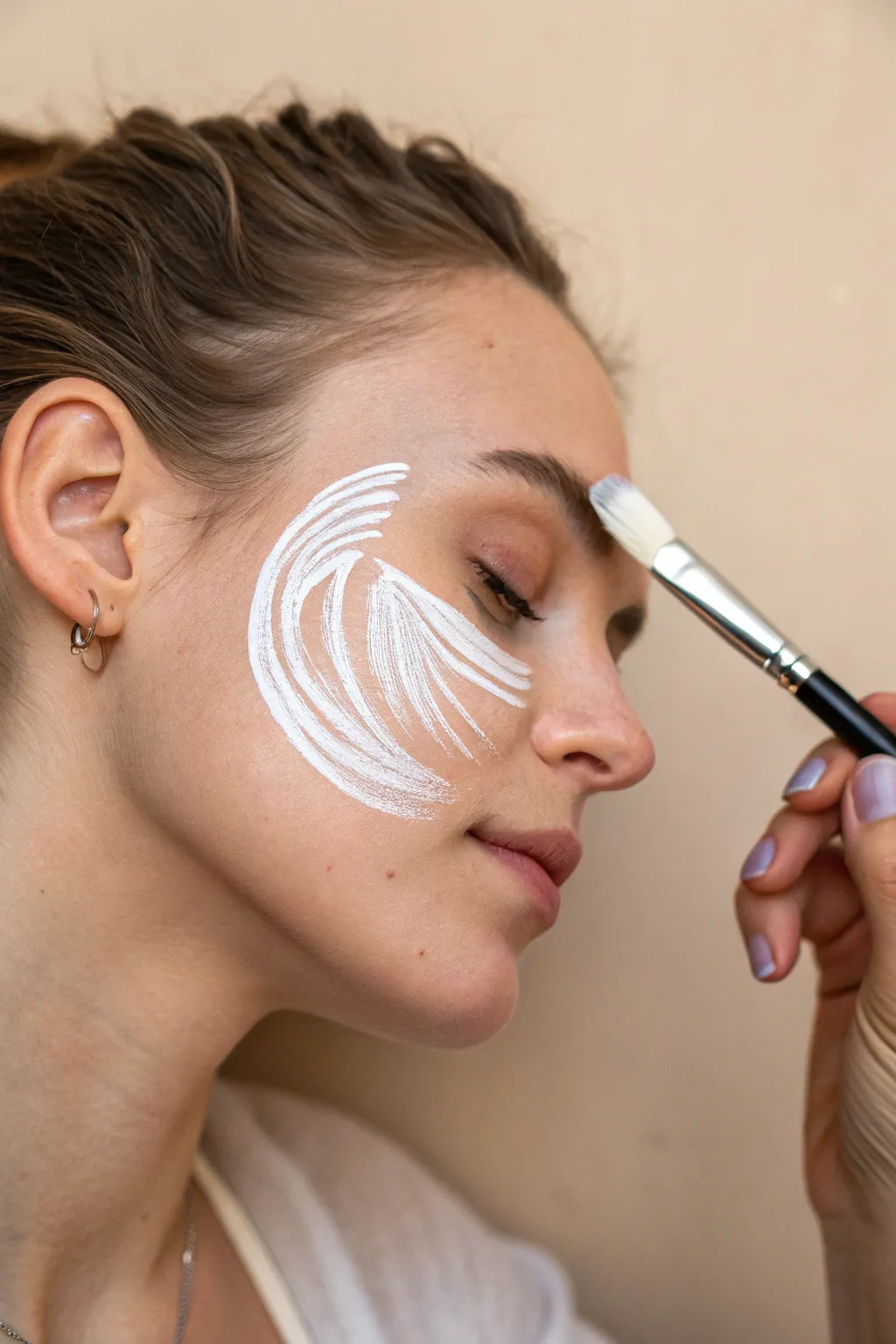 Master the art of refined teardrop swirls for a beautifully simple carnival look.