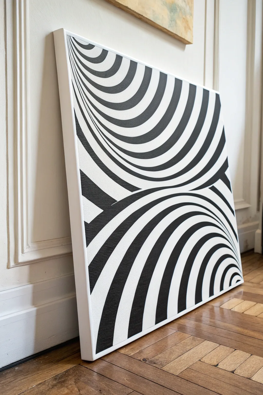 Curving op art lines in bold black and white for a dramatic, minimalist wow-factor illusion