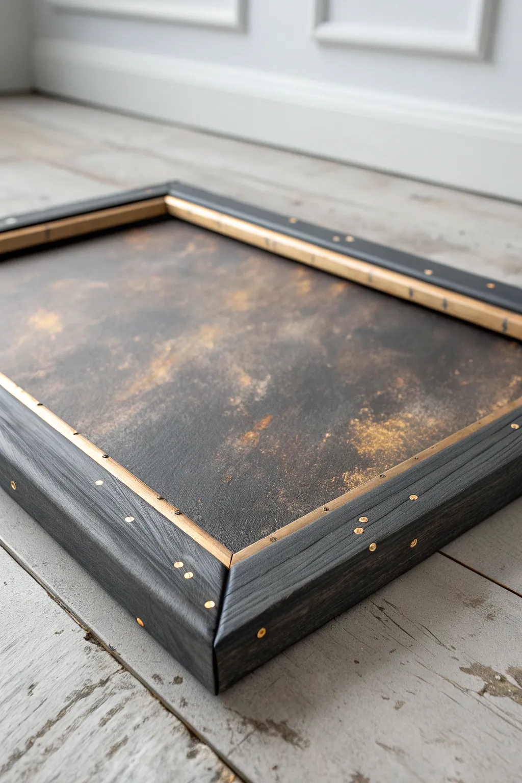 Moody canvas background idea with delicate gold metallic streaks that catch the light