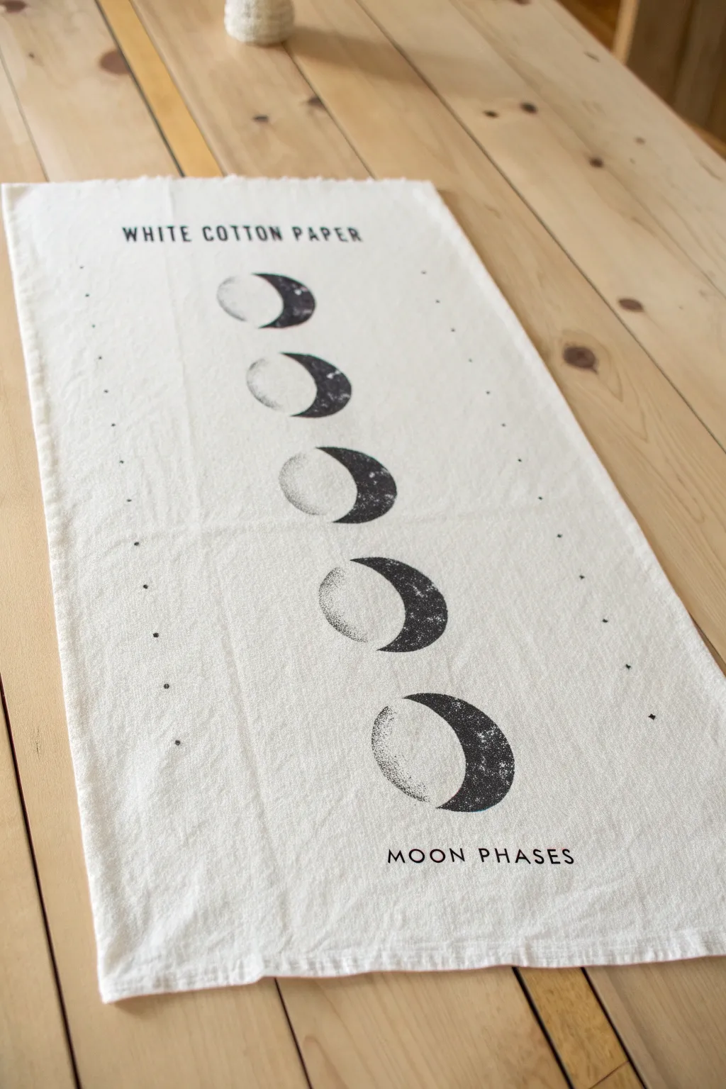 Capture celestial magic with this elegant and minimalist vertical moon phase drawing idea.