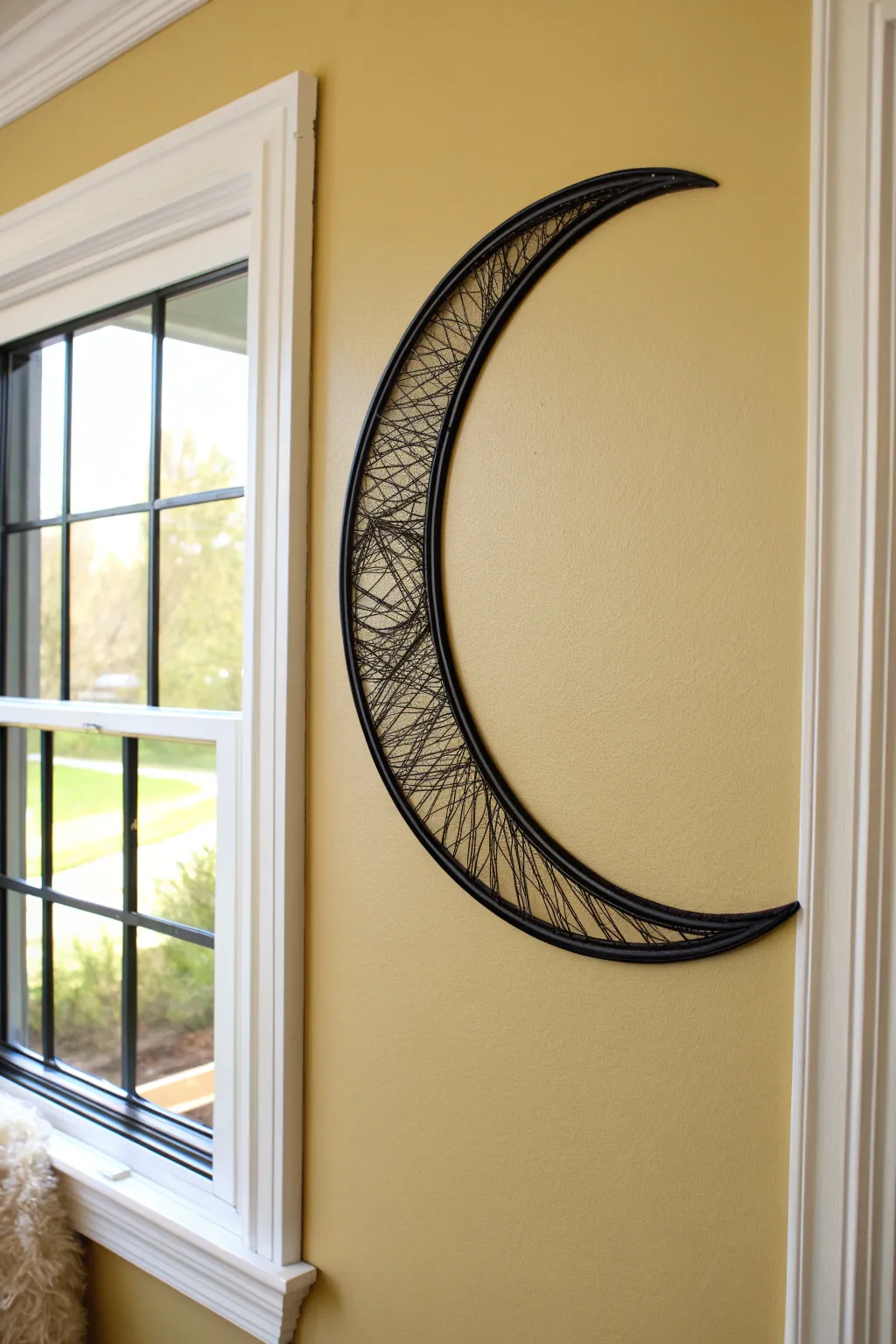 Minimal 3D pen moon silhouette wall decal, clean stencil look for soft Scandi-Boho décor.
