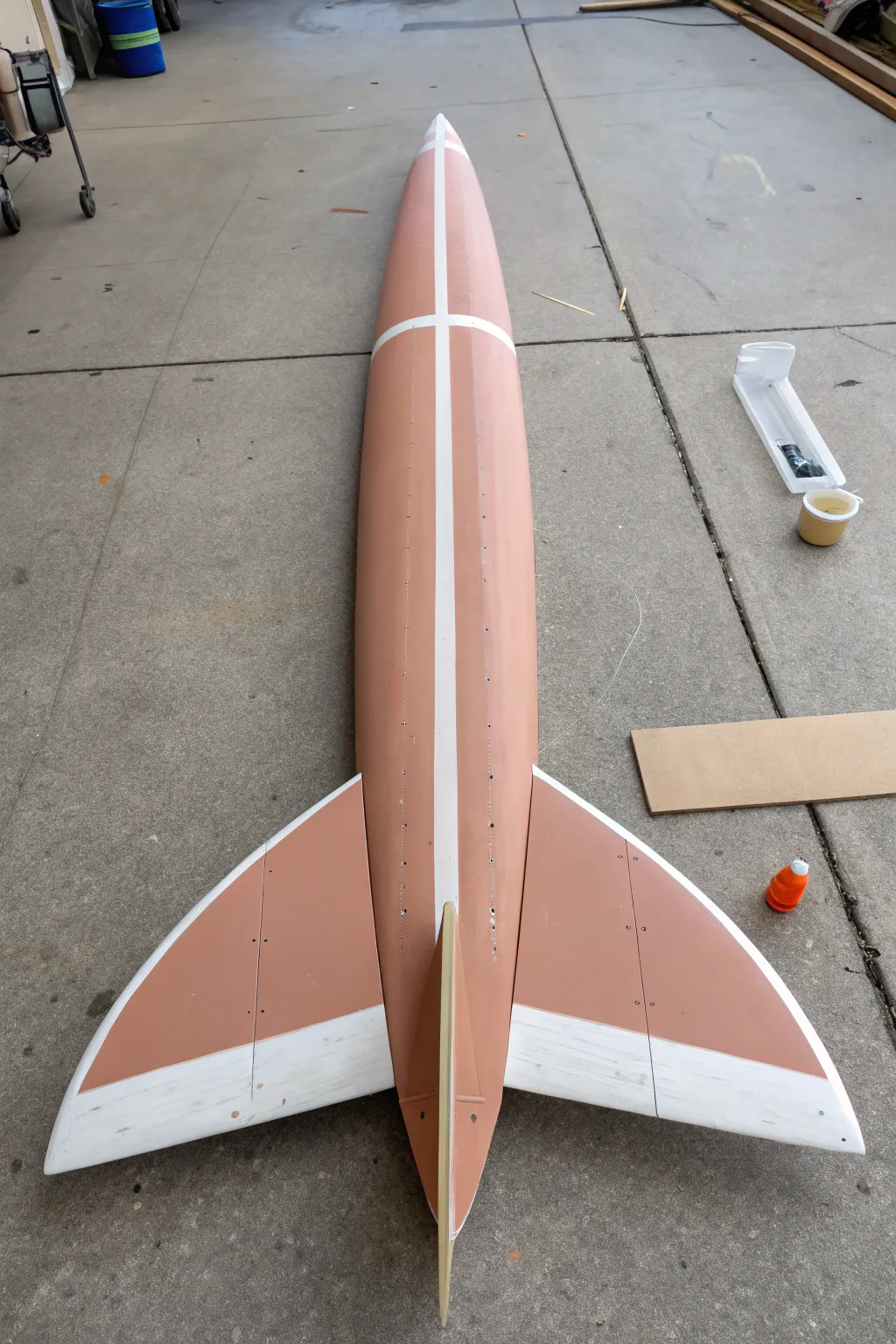 Clean fin edge border trim idea with masking tape hint, soft boho colors and crisp contrast.