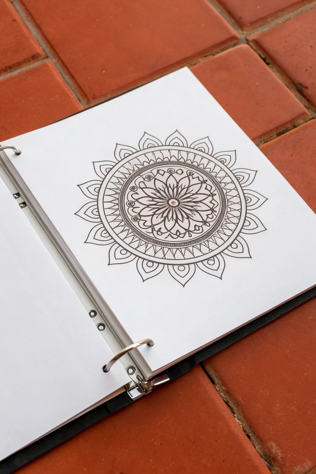 Minimal monochrome line art binder cover with bold contrast and airy Scandinavian simplicity