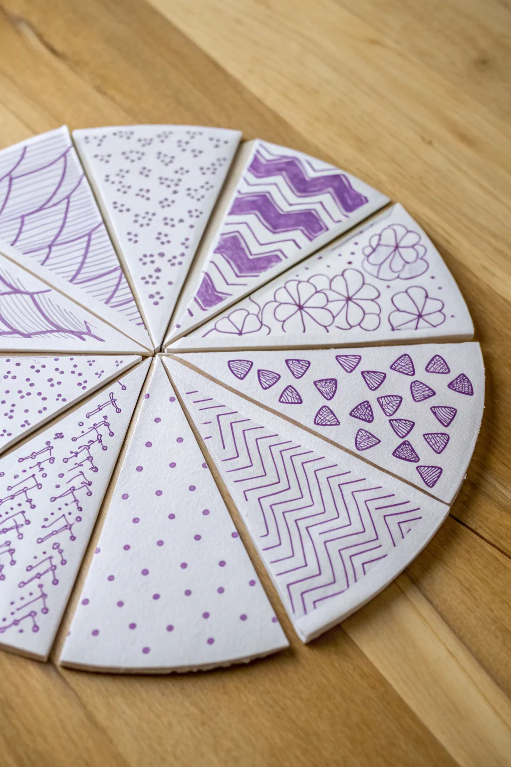Purple pizza-slice pattern wheel with 8 easy pattern fills in violet shades for doodle inspo