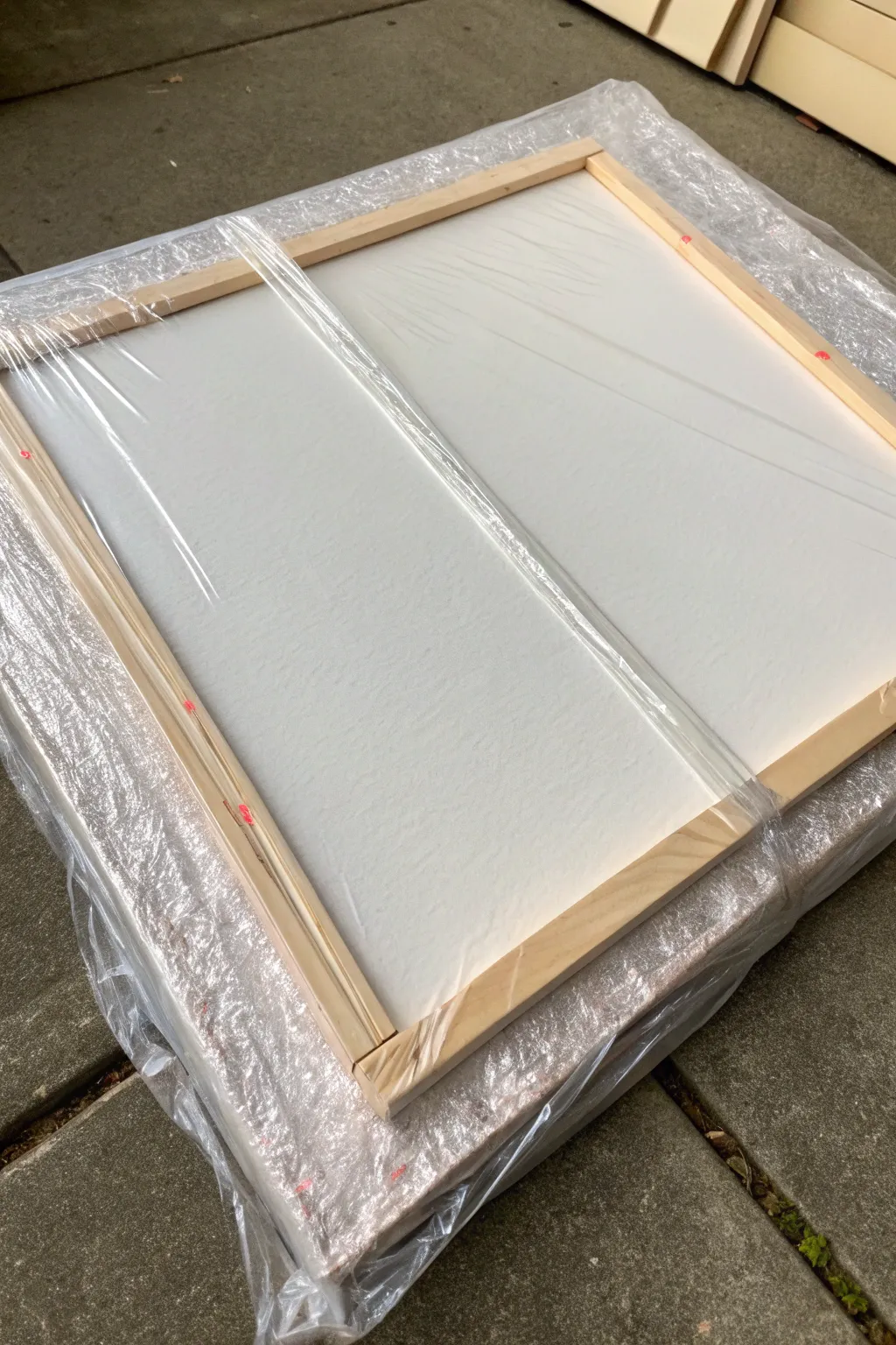 Plastic-wrap squish canvas: dreamy marbled blends with clean hands and minimal mess.