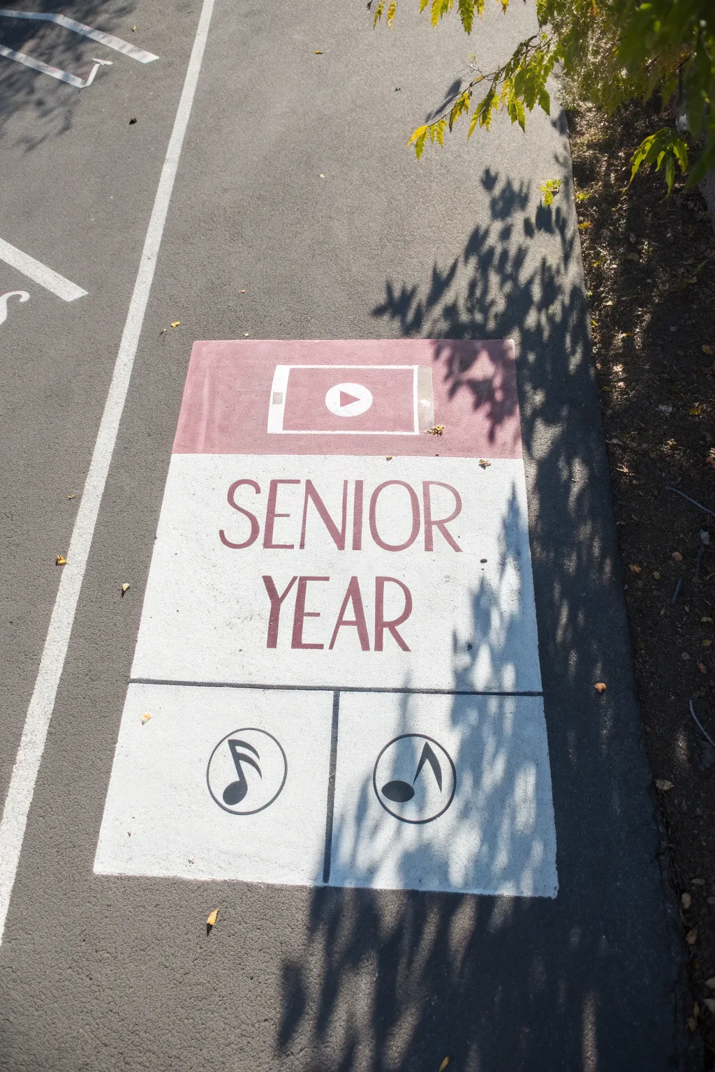 Turn up the volume on your senior spot with this minimalist music player design.